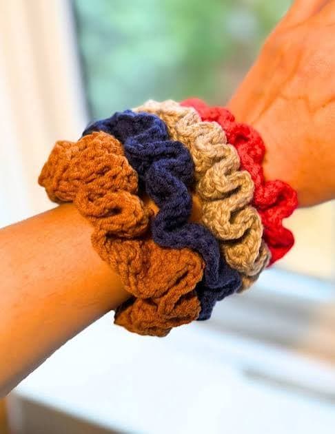 Crochet Scrunchies thumbnail 6