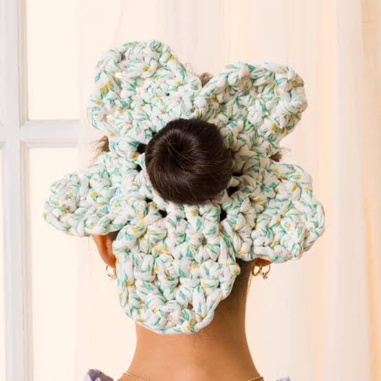 Crochet Scrunchies thumbnail 3